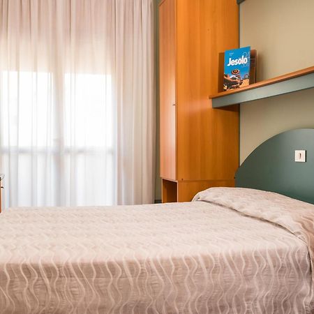 לידו די ג'סולו Albergo Ridente מראה חיצוני תמונה