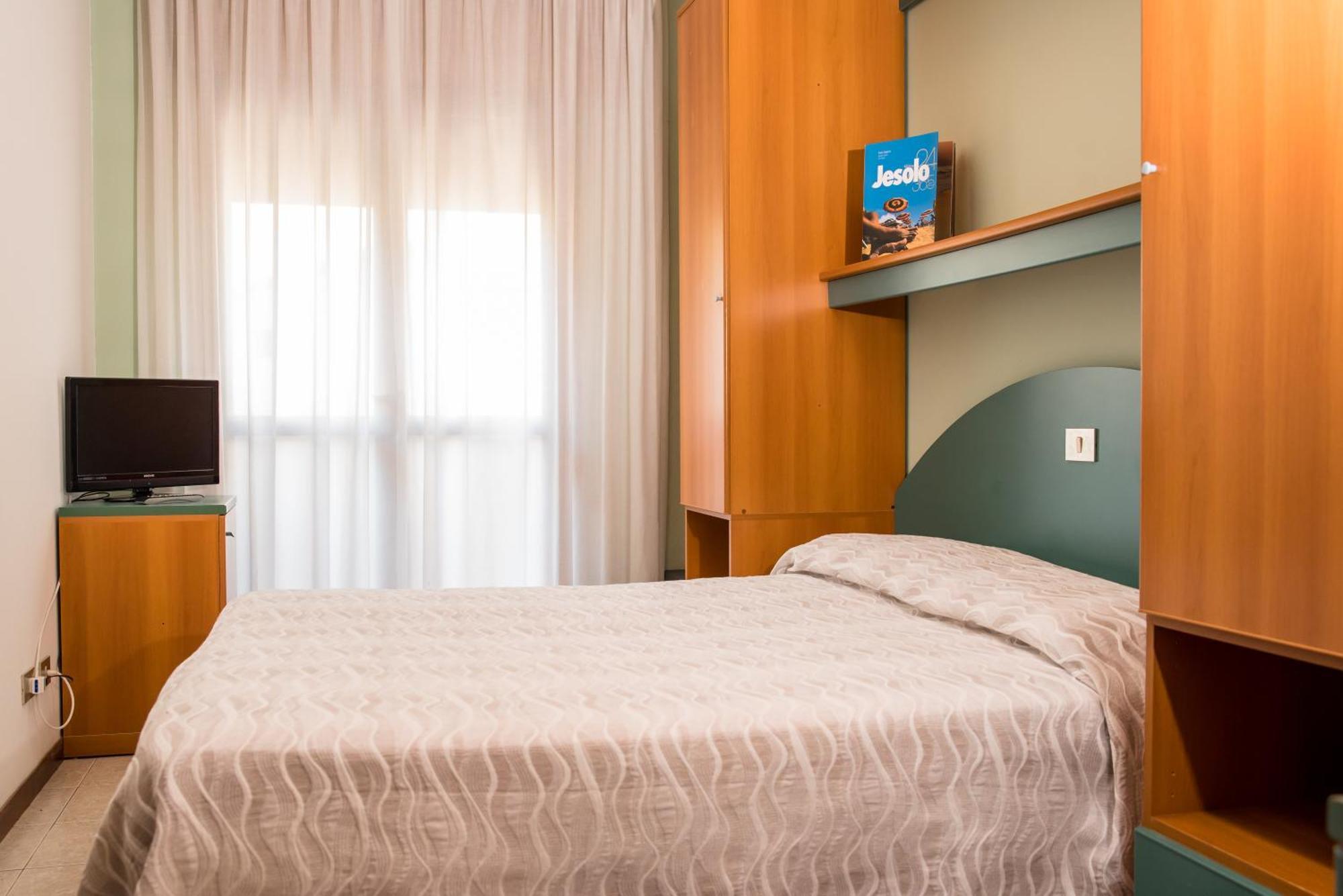 לידו די ג'סולו Albergo Ridente מראה חיצוני תמונה