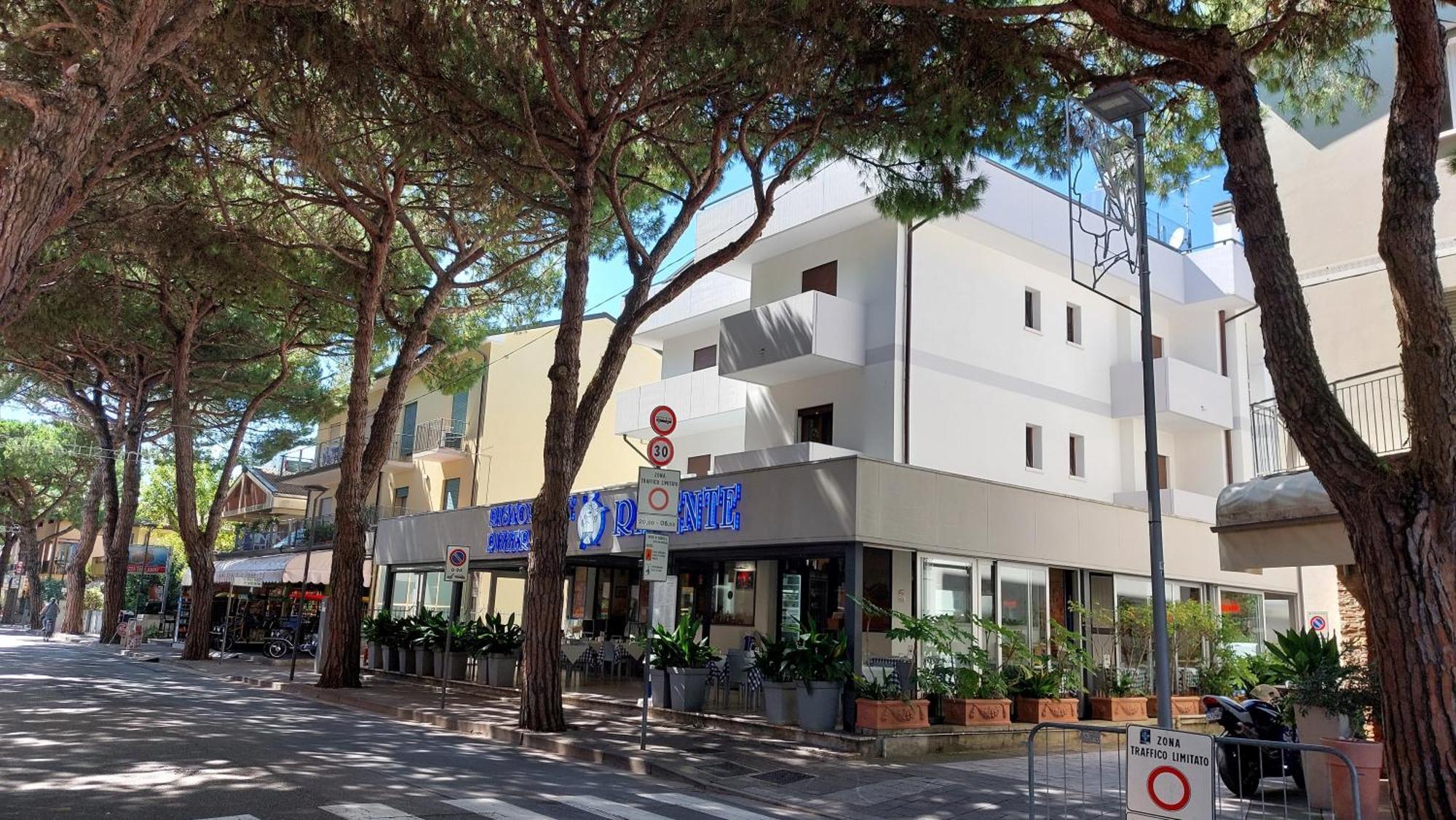 לידו די ג'סולו Albergo Ridente מראה חיצוני תמונה