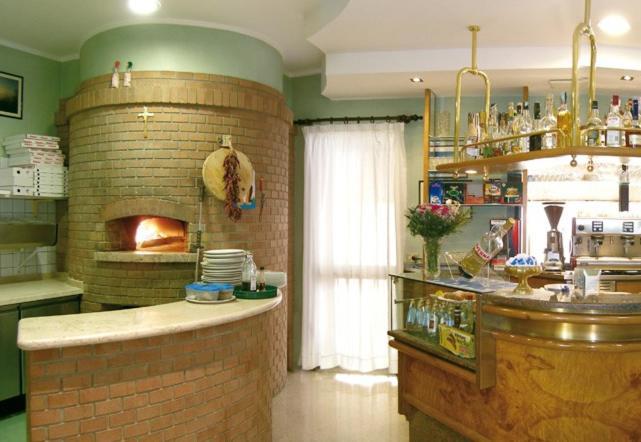 לידו די ג'סולו Albergo Ridente מראה חיצוני תמונה